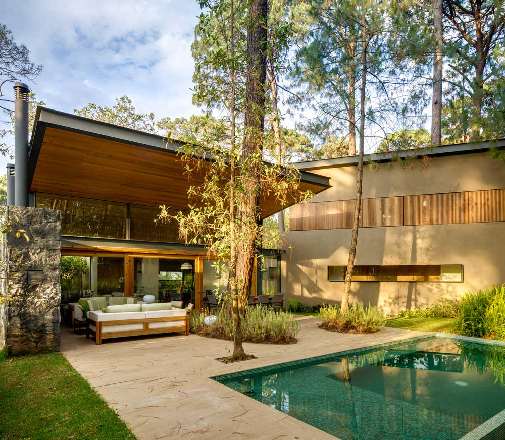 tress shading a home to save energy